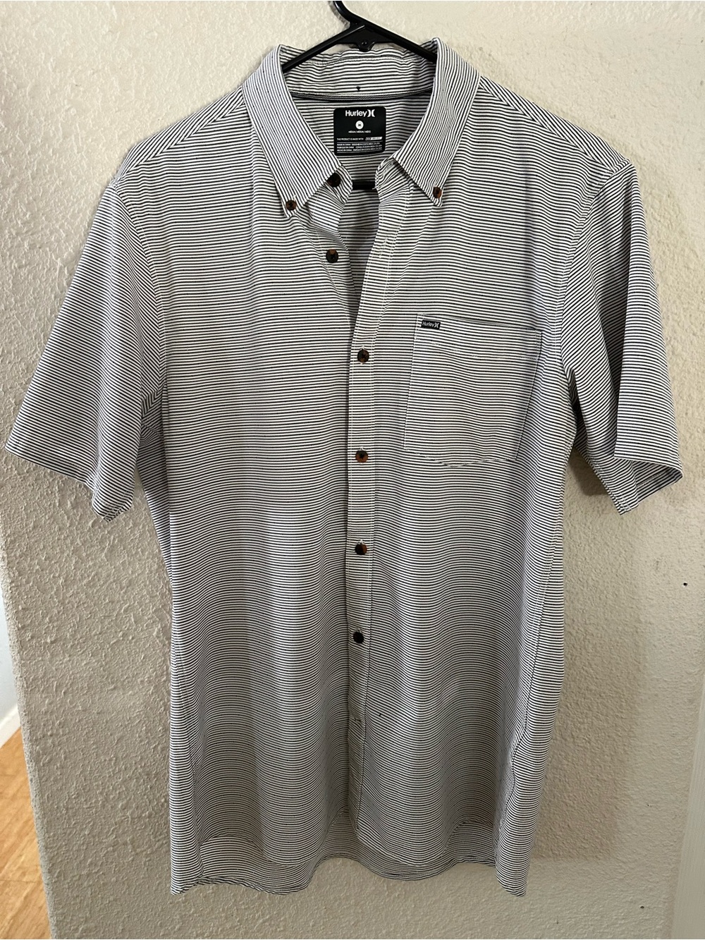 Hurley Men’s Short Sleeve Button-Down Shirt in White with Black Microstripes